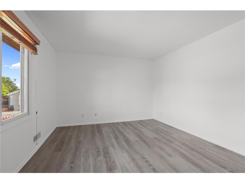 7859 Dunmore Road Woodbury MN 55125 7078320 image10