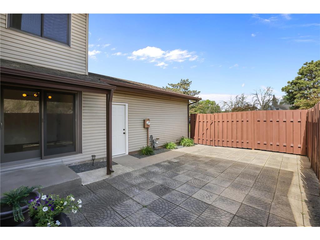 7859 Dunmore Road Woodbury MN 55125 7078320 image2