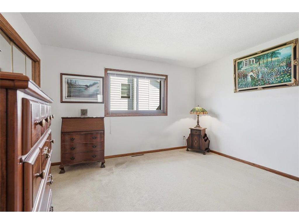 7860 Upper 17th Street N Oakdale MN 55128 7079284 image18