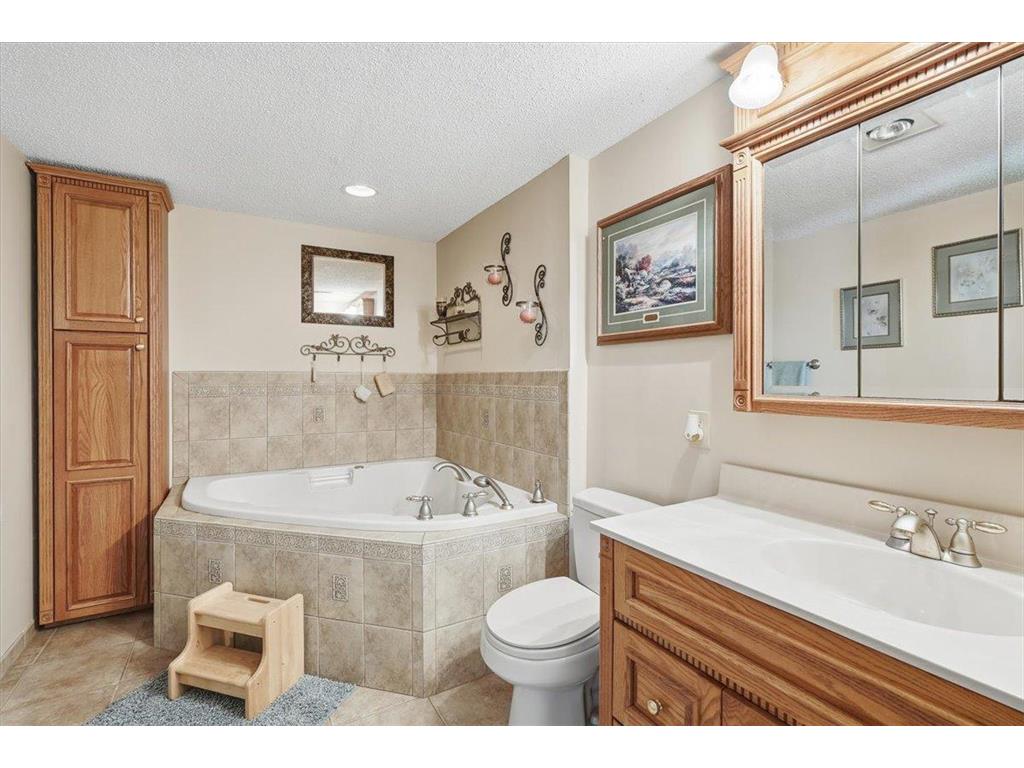 7860 Upper 17th Street N Oakdale MN 55128 7079284 image19