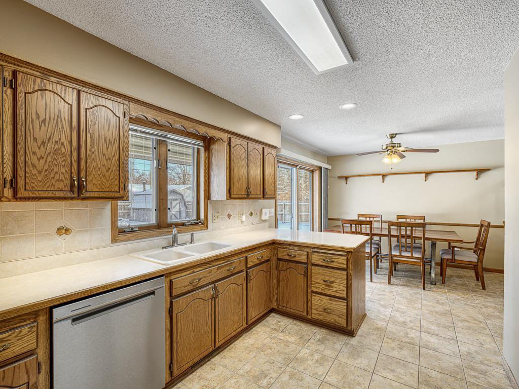 7864 Penn Avenue N Brooklyn Park MN 55444 7002150 image10