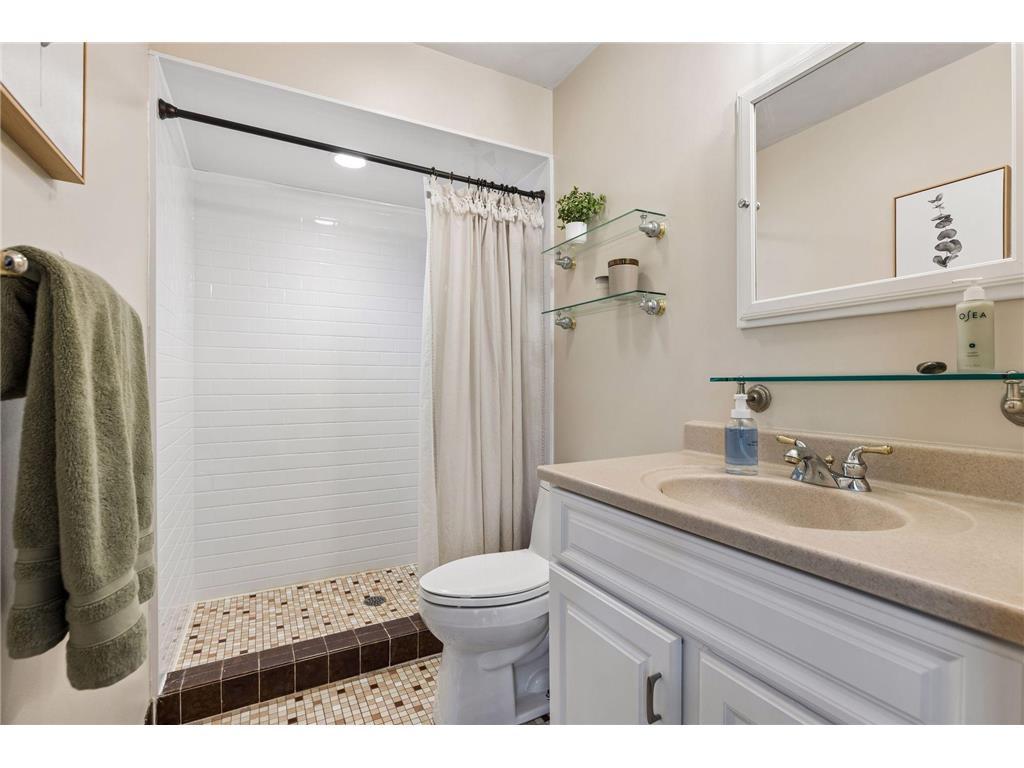 7865 Somerset Court Woodbury MN 55125 7050321 image28
