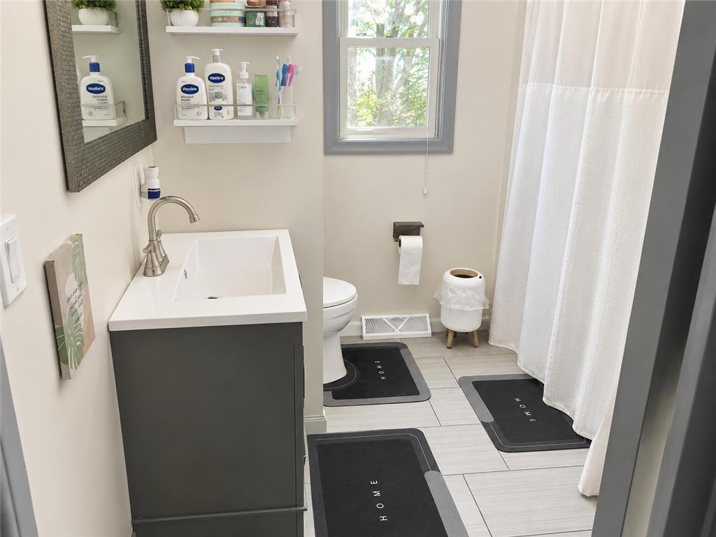 787 Berwood Avenue Vadnais Heights MN 55127 7079845 image12
