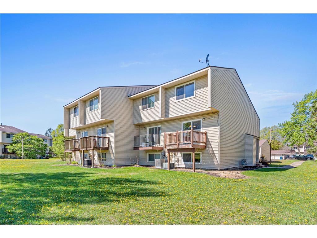 7870 Yates Avenue N Brooklyn Park MN 55443 6697776 image1