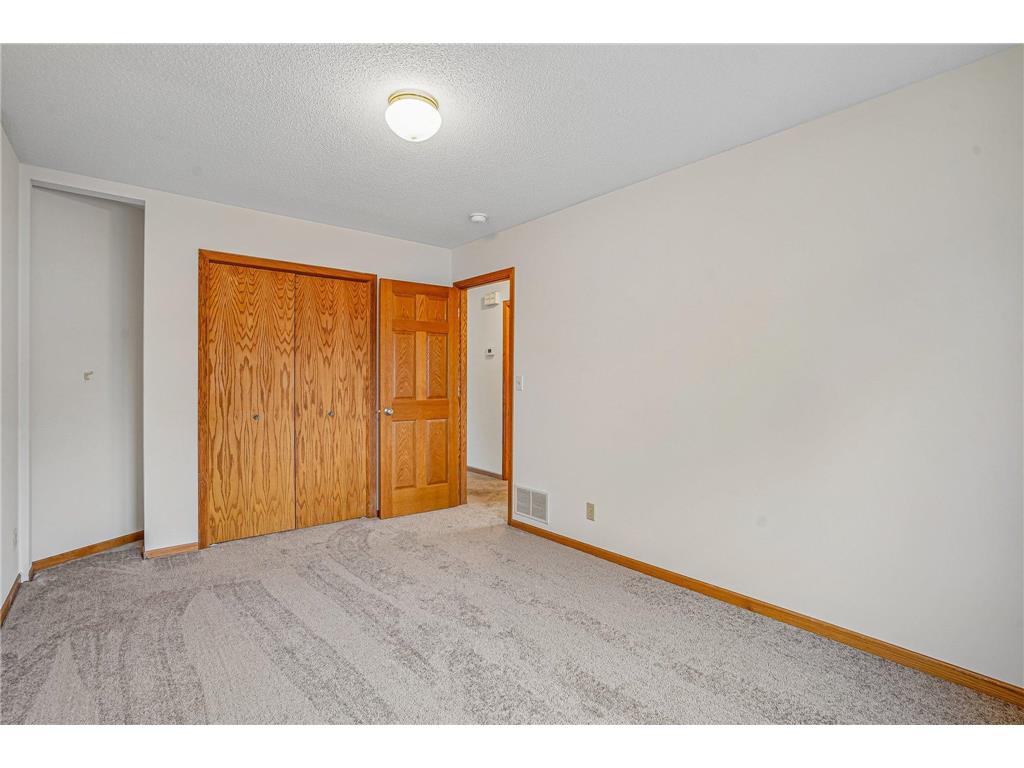 7877 18th Street N Oakdale MN 55128 7057776 image22