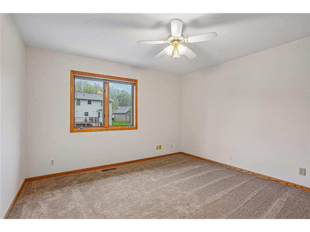 7877 18th Street N Oakdale MN 55128 7057776 image26