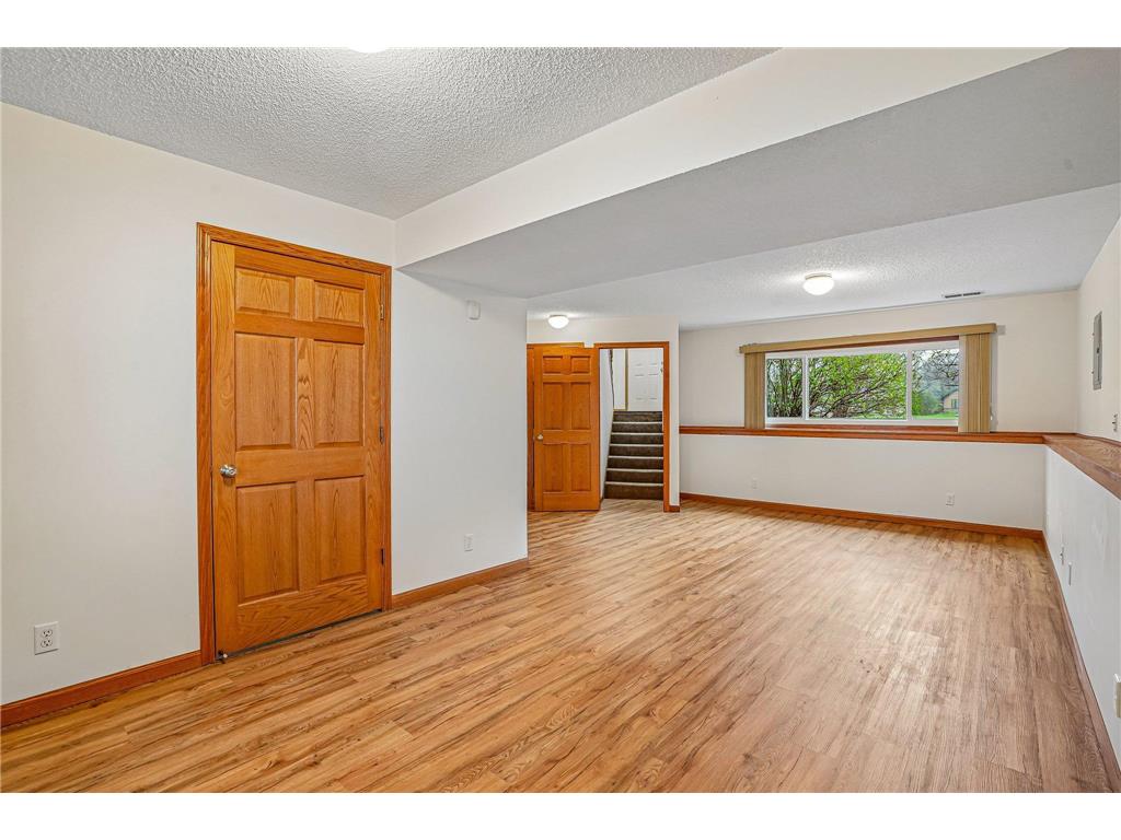 7877 18th Street N Oakdale MN 55128 7057776 image29