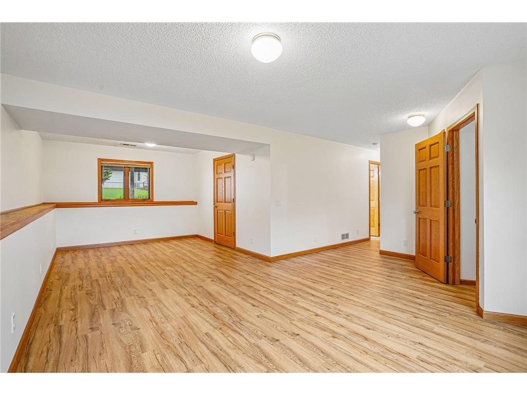 7877 18th Street N Oakdale MN 55128 7057776 image31