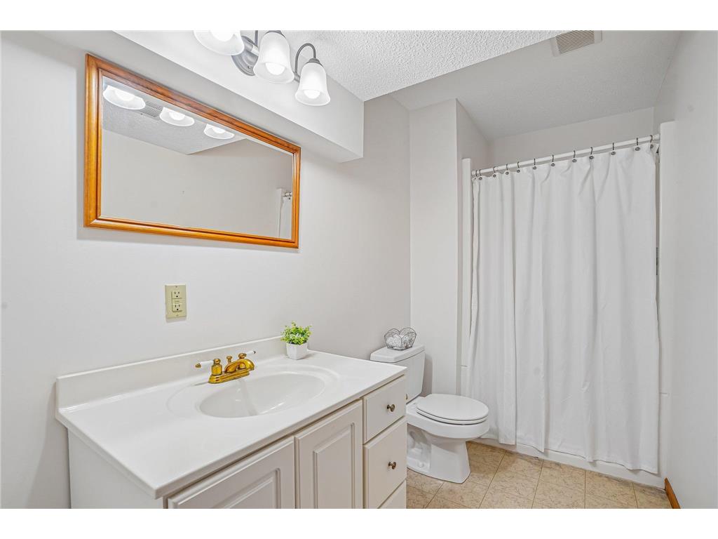 7877 18th Street N Oakdale MN 55128 7057776 image33
