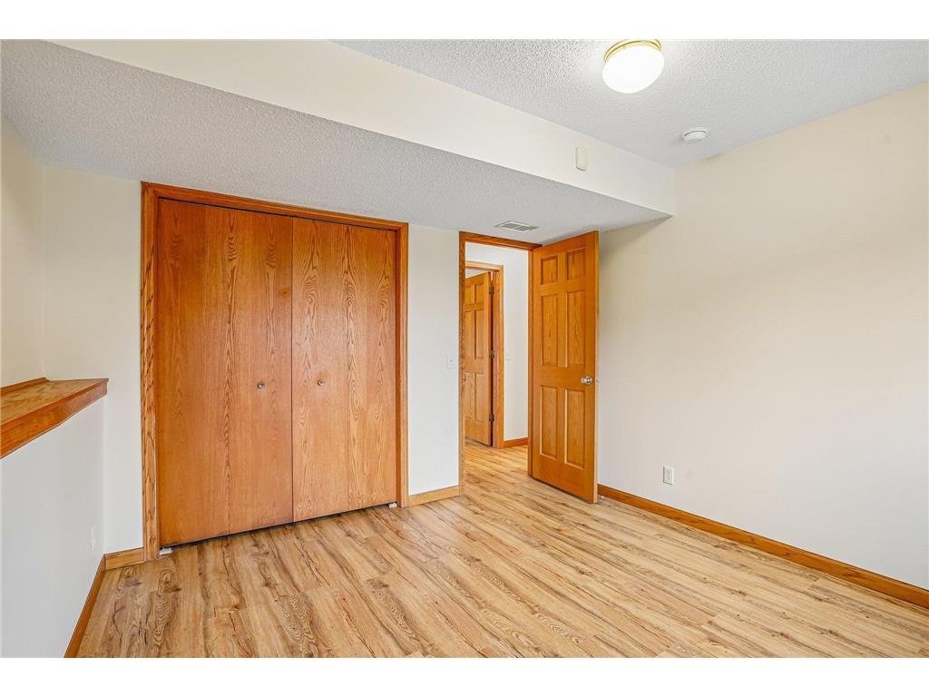 7877 18th Street N Oakdale MN 55128 7057776 image34