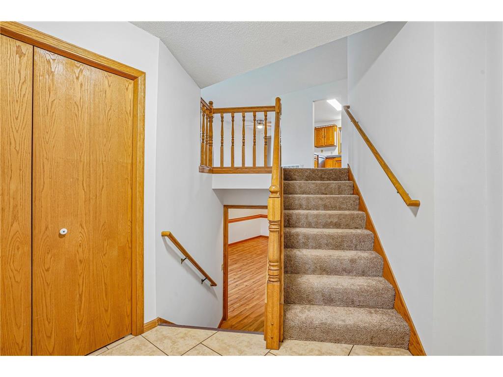 7877 18th Street N Oakdale MN 55128 7057776 image4