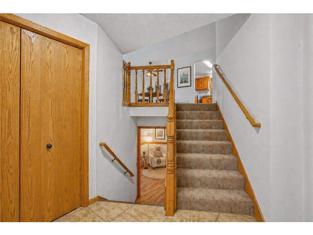 7877 18th Street N Oakdale MN 55128 7057776 image5