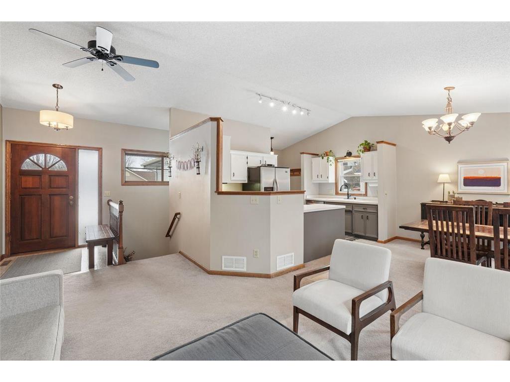 7886 Dempsey Way Inver Grove Heights MN 55076 7010715 image1