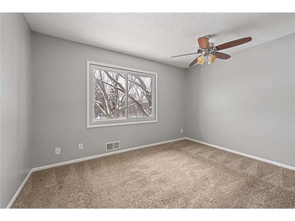 7888 Dunmore Road Woodbury MN 55125 6815970 image19