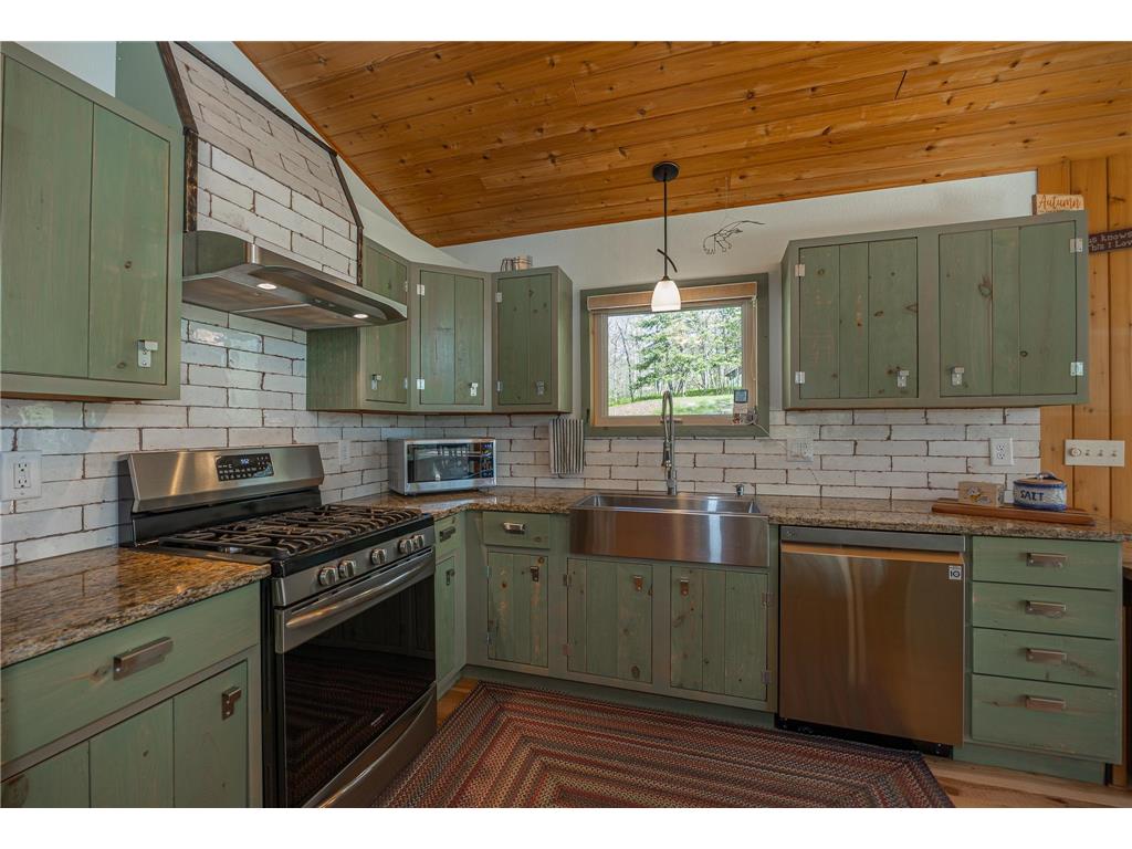 790 Robert Lane NE Longville MN 56655 - Girl 7074907 image12