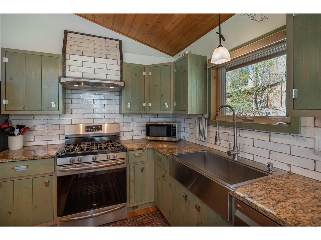 790 Robert Lane NE Longville MN 56655 - Girl 7074907 image3