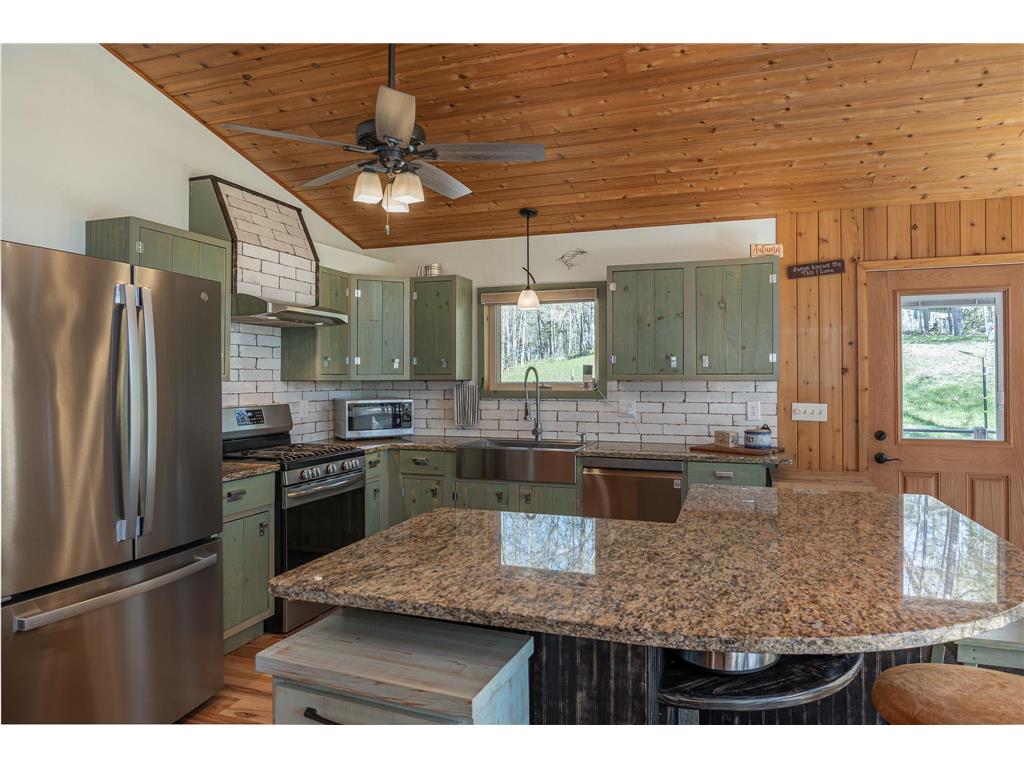 790 Robert Lane NE Longville MN 56655 - Girl 7074907 image7