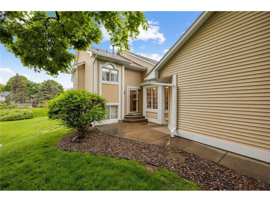 790 Winterberry Drive, Woodbury, MN, 55125 MLS 6553609 Edina Realty