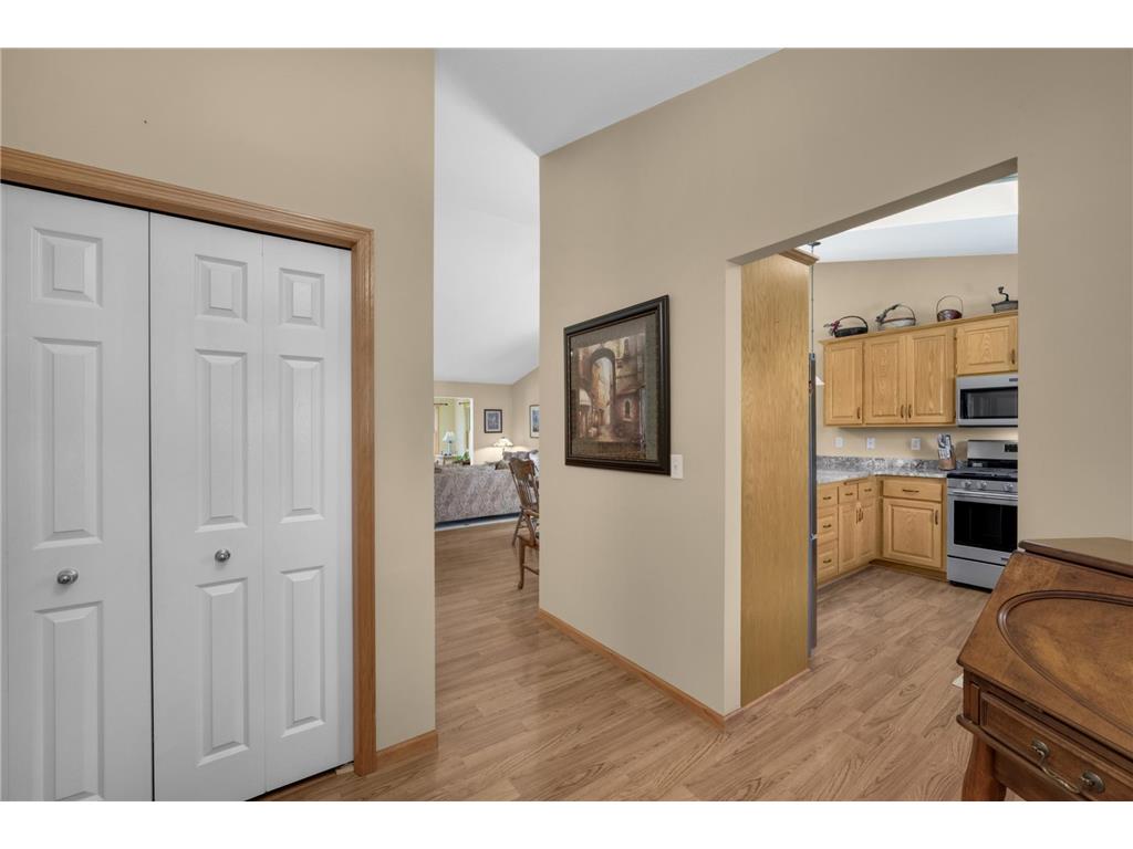 7901 15th Street N Oakdale MN 55128 7072125 image2