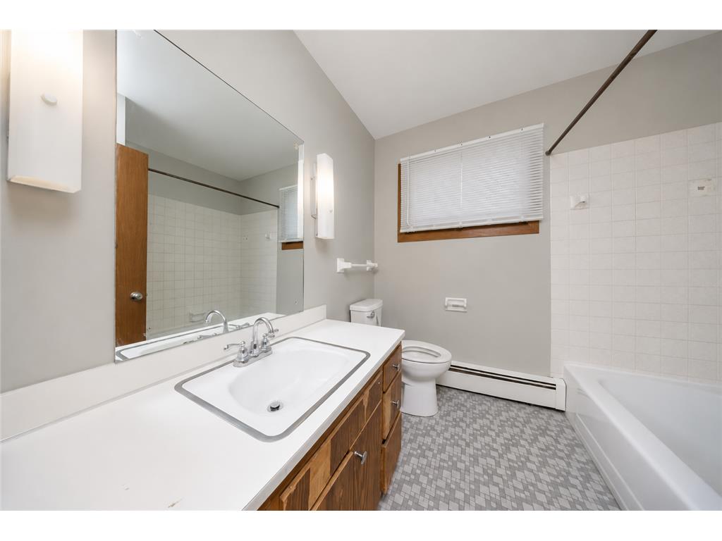 7901 Winsdale Street N Golden Valley MN 55427 7048446 image16