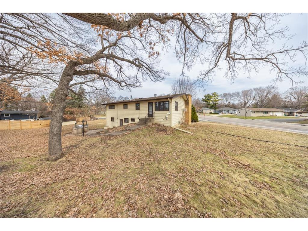 7901 Winsdale Street N Golden Valley MN 55427 7048446 image25