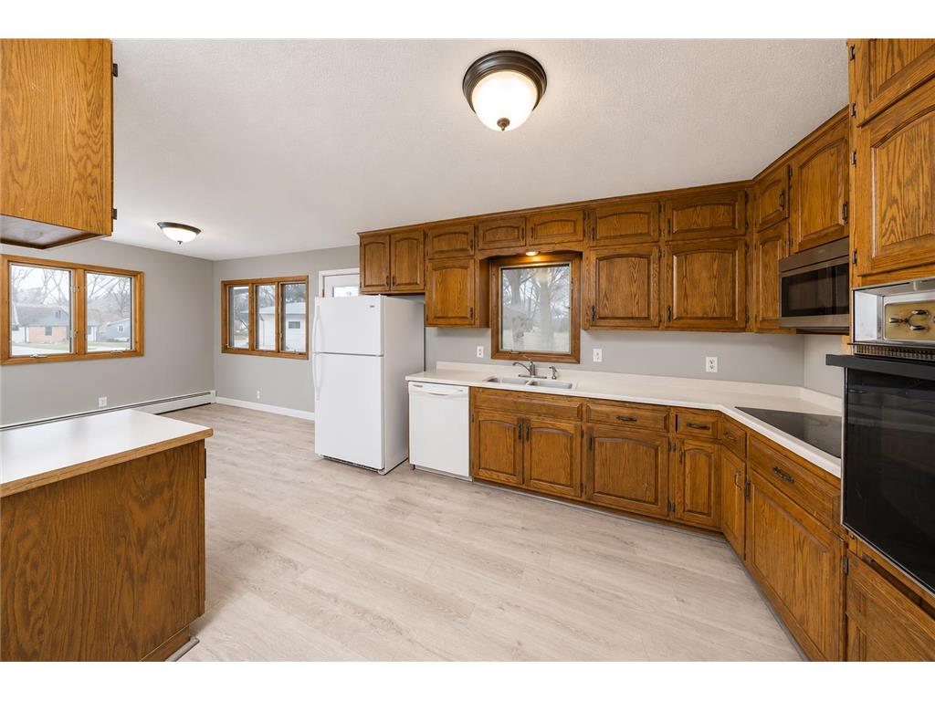 7901 Winsdale Street N Golden Valley MN 55427 7048446 image6