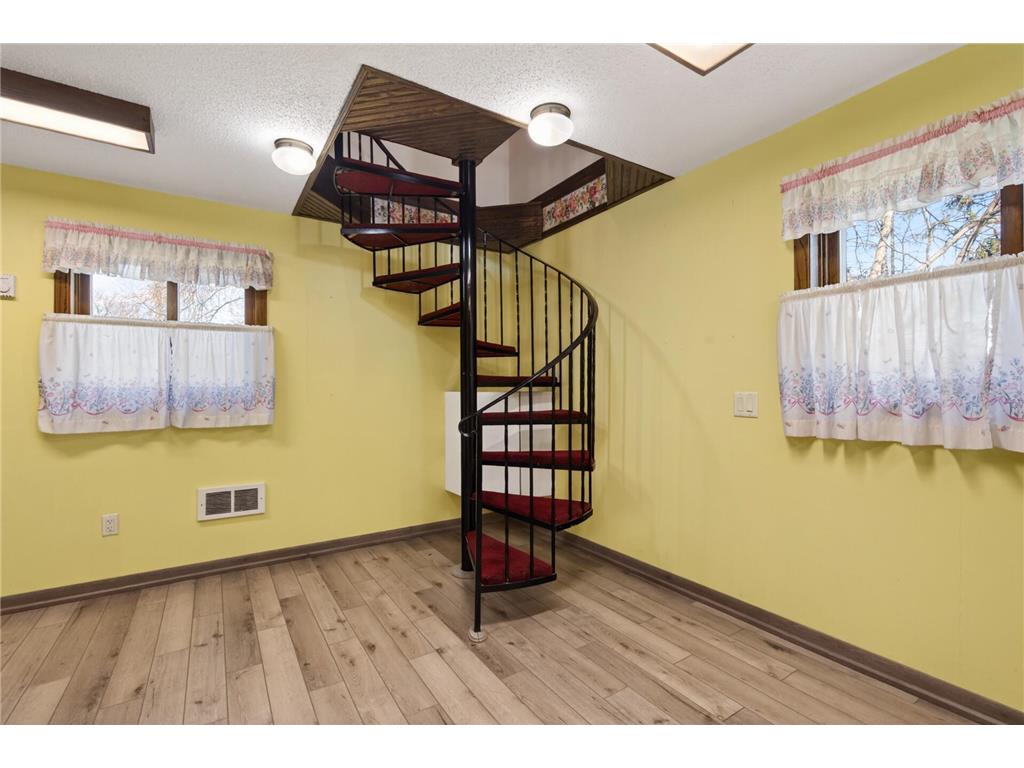 7910 W Park Hills Drive Bloomington MN 55438 7055749 image36