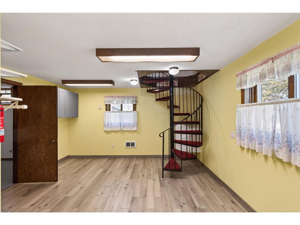 7910 W Park Hills Drive Bloomington MN 55438 7055749 image37