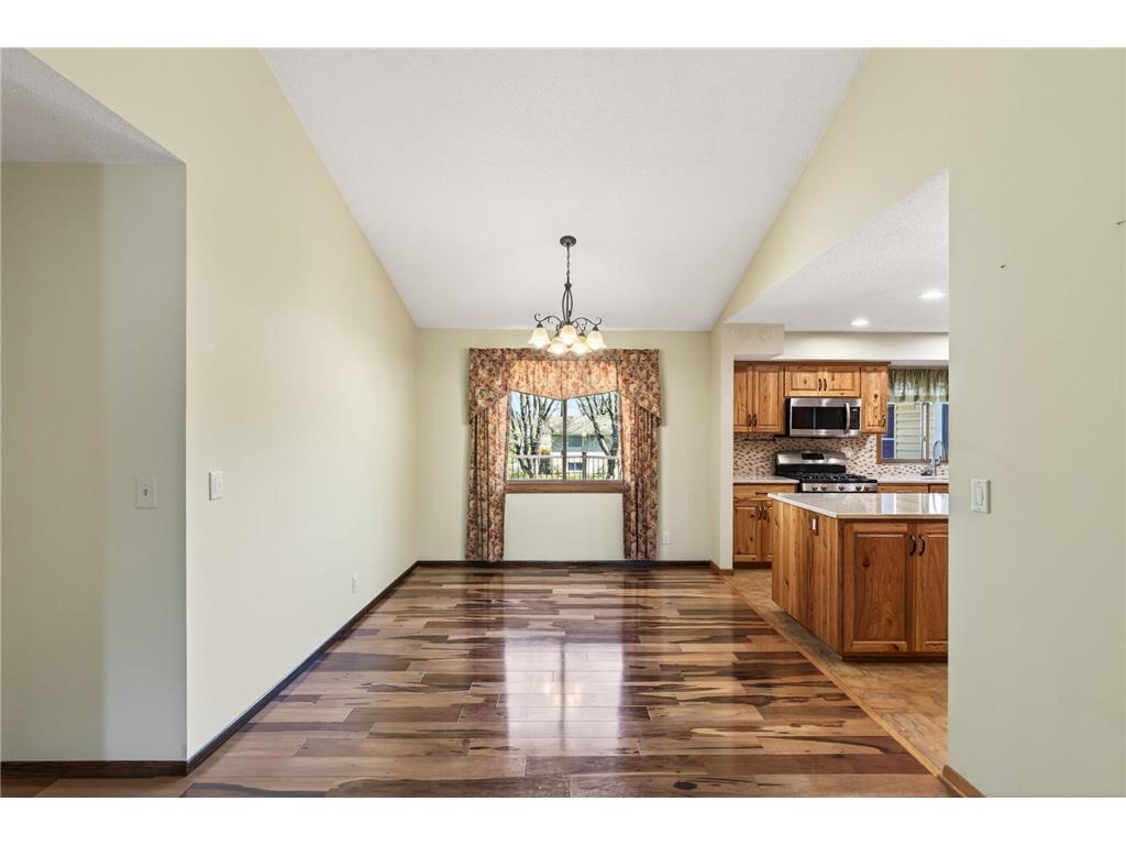 7910 W Park Hills Drive Bloomington MN 55438 7055749 image8