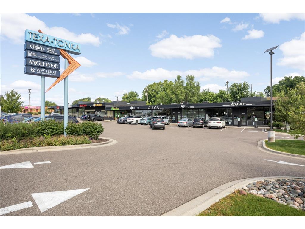 7912 Victoria Curve Saint Louis Park MN 55426 7050594 image34