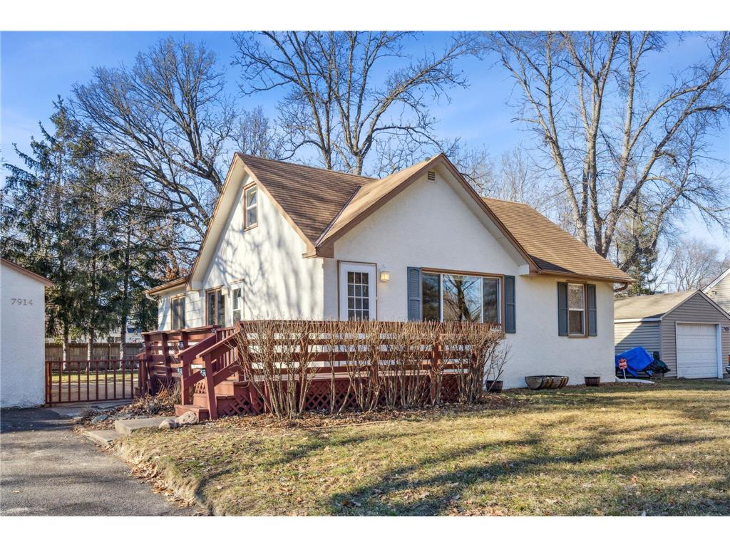 7914 Greenfield Avenue Mounds View MN 55112 6481624 image1