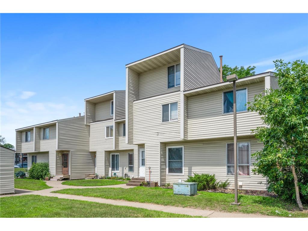 7918 Yates Avenue N Brooklyn Park MN 55443 6573335 image1