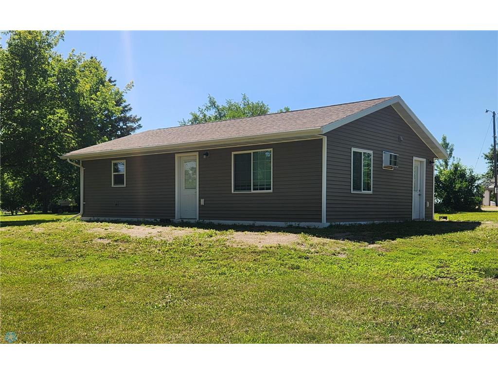 792 2nd Street NW Hillsboro ND 58045 6745677 image1