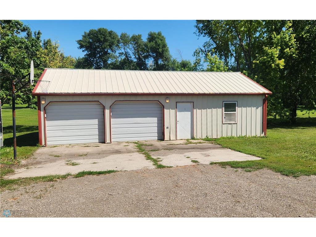 792 2nd Street NW Hillsboro ND 58045 6745677 image4