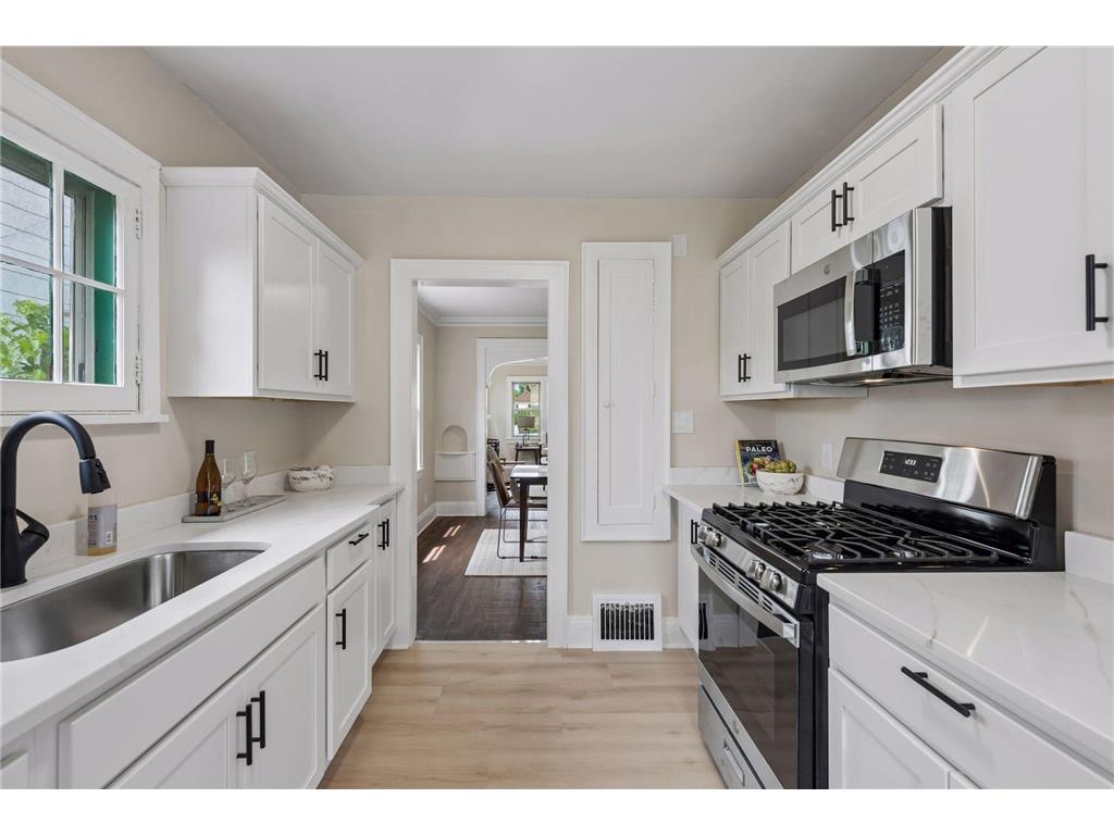 792 Charles Avenue Saint Paul MN 55104 7103708 image11