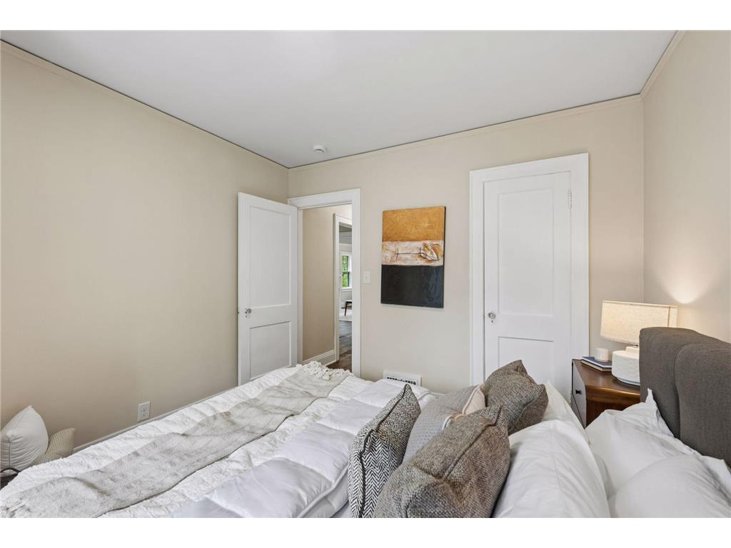 792 Charles Avenue Saint Paul MN 55104 7103708 image16