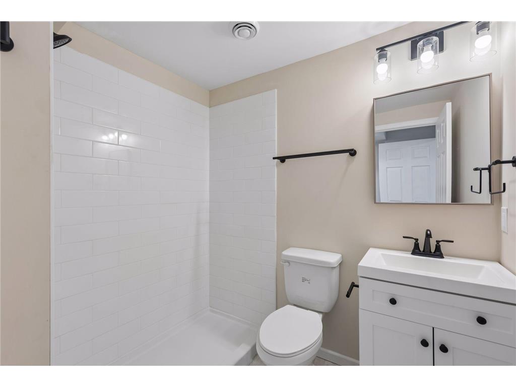 792 Charles Avenue Saint Paul MN 55104 7103708 image25