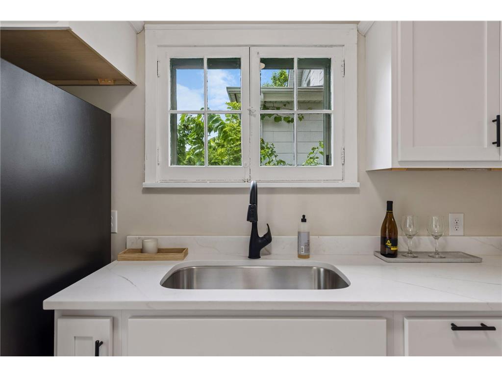 792 Charles Avenue Saint Paul MN 55104 7103708 image9