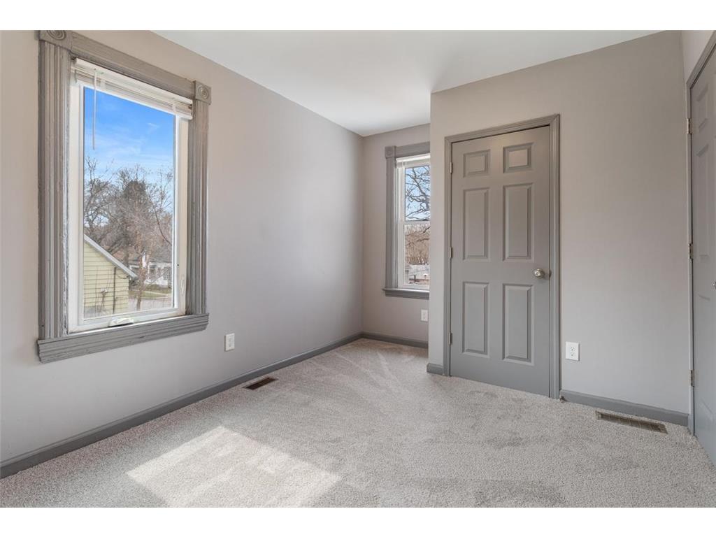 792 Duluth Street Saint Paul MN 55106 7055417 image11