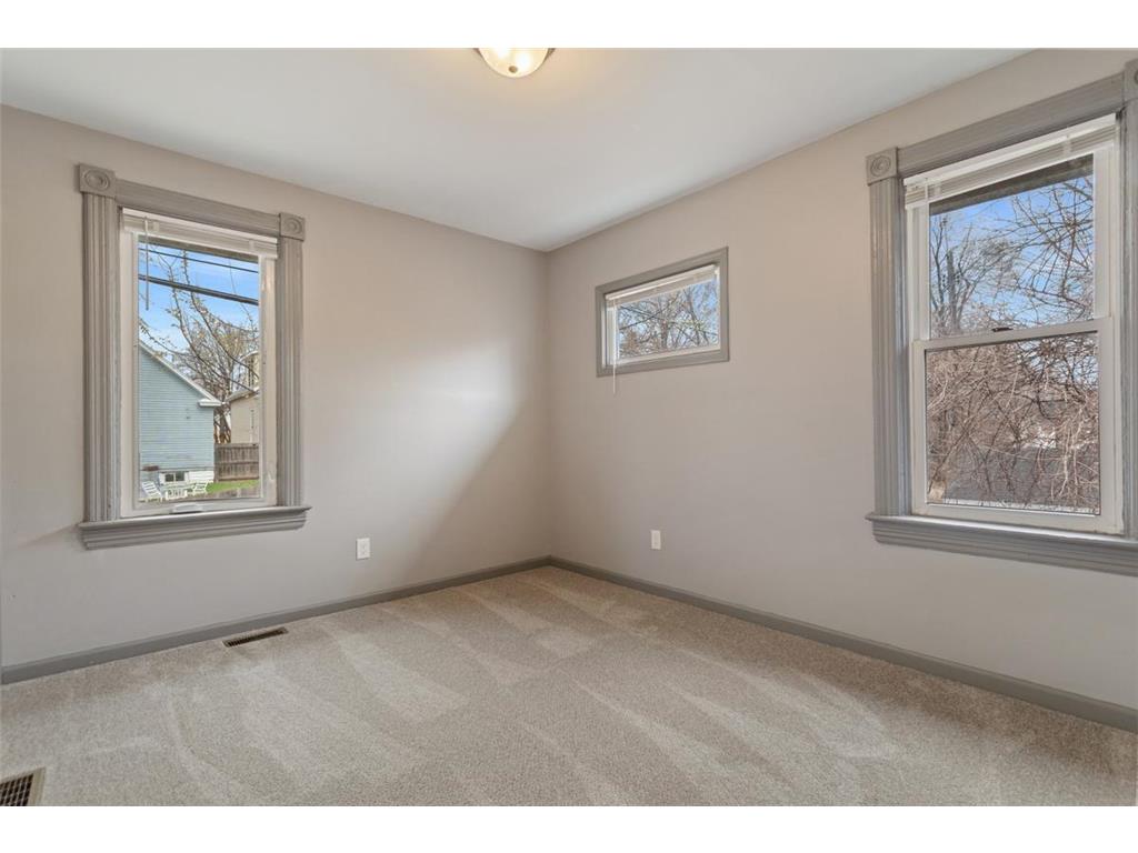 792 Duluth Street Saint Paul MN 55106 7055417 image9
