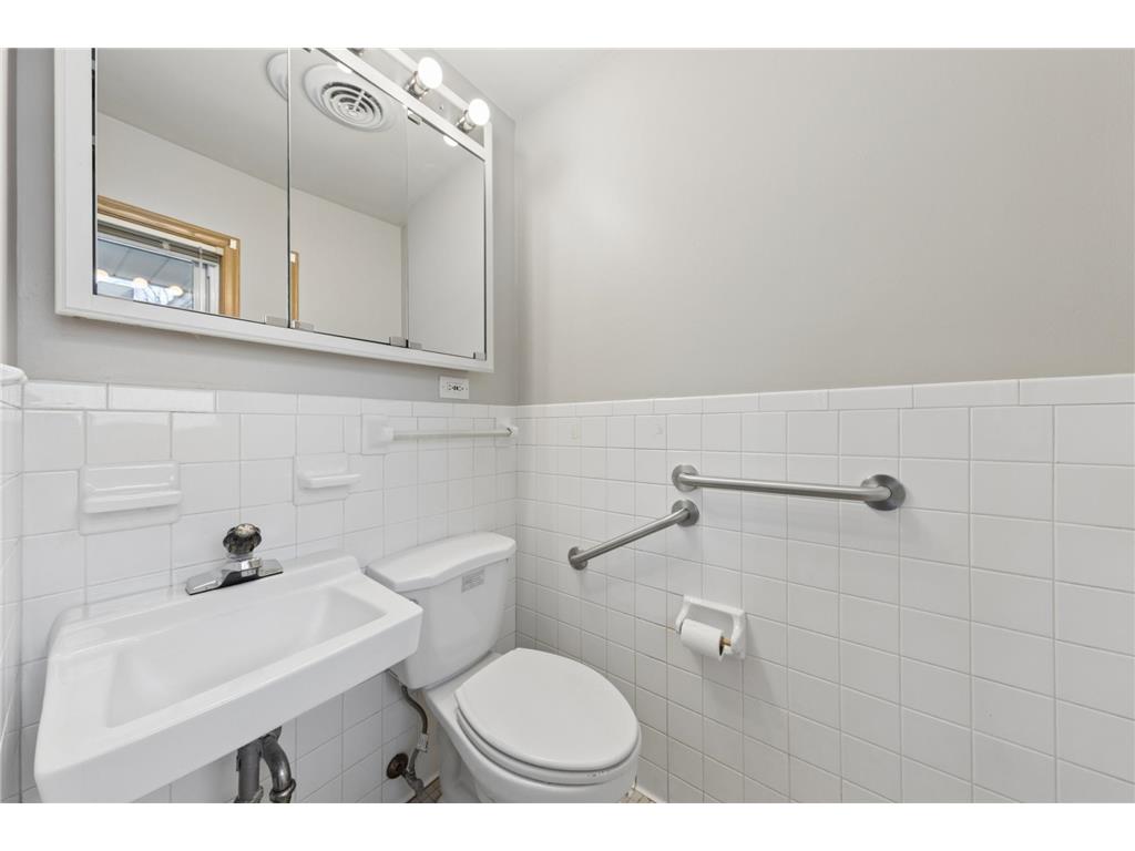 7925 29th Avenue N New Hope MN 55427 7067915 image17