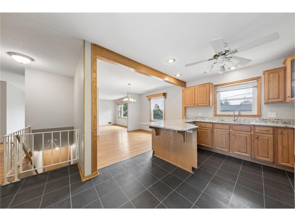 7925 29th Avenue N New Hope MN 55427 7067915 image7