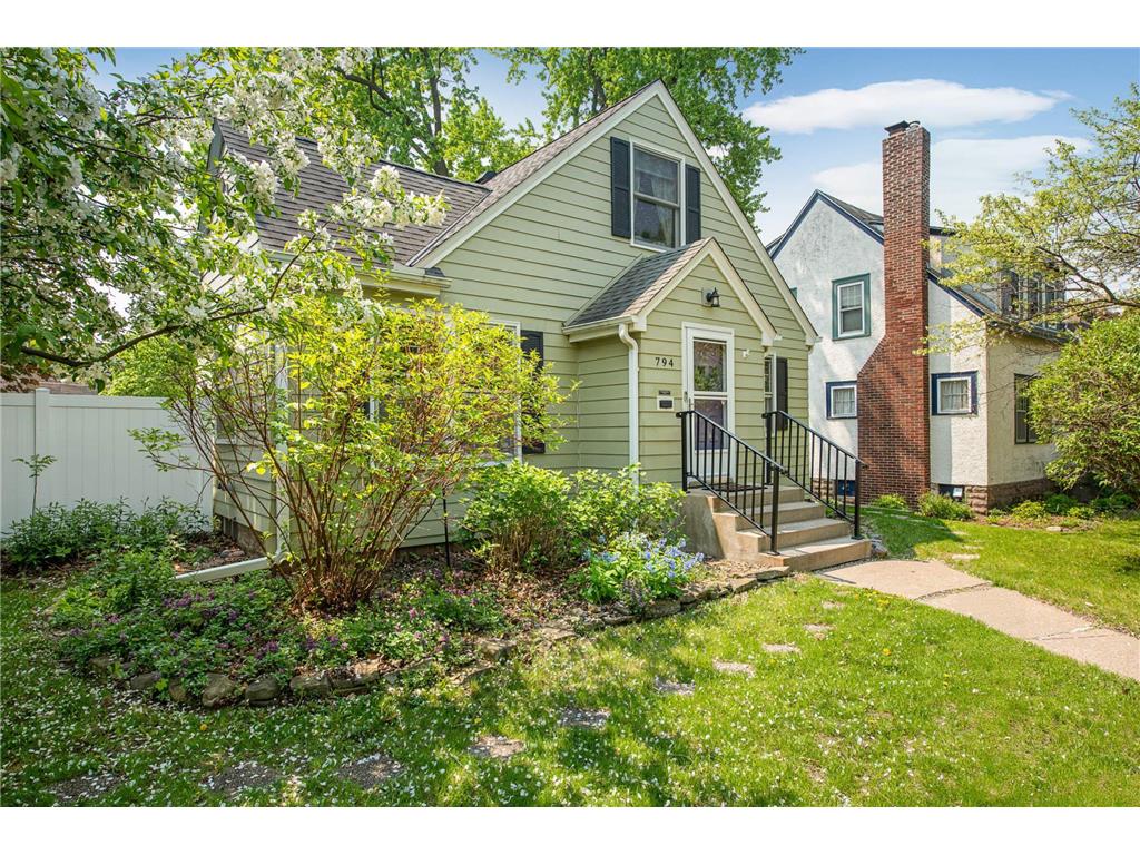 794 Cottage Avenue E Saint Paul MN 55106 6473322 image1