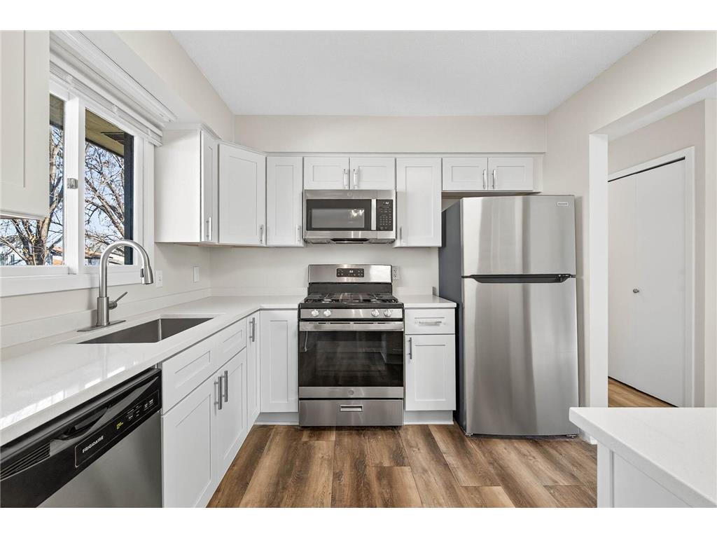 7940 Lad Parkway Brooklyn Park MN 55443 7003685 image7