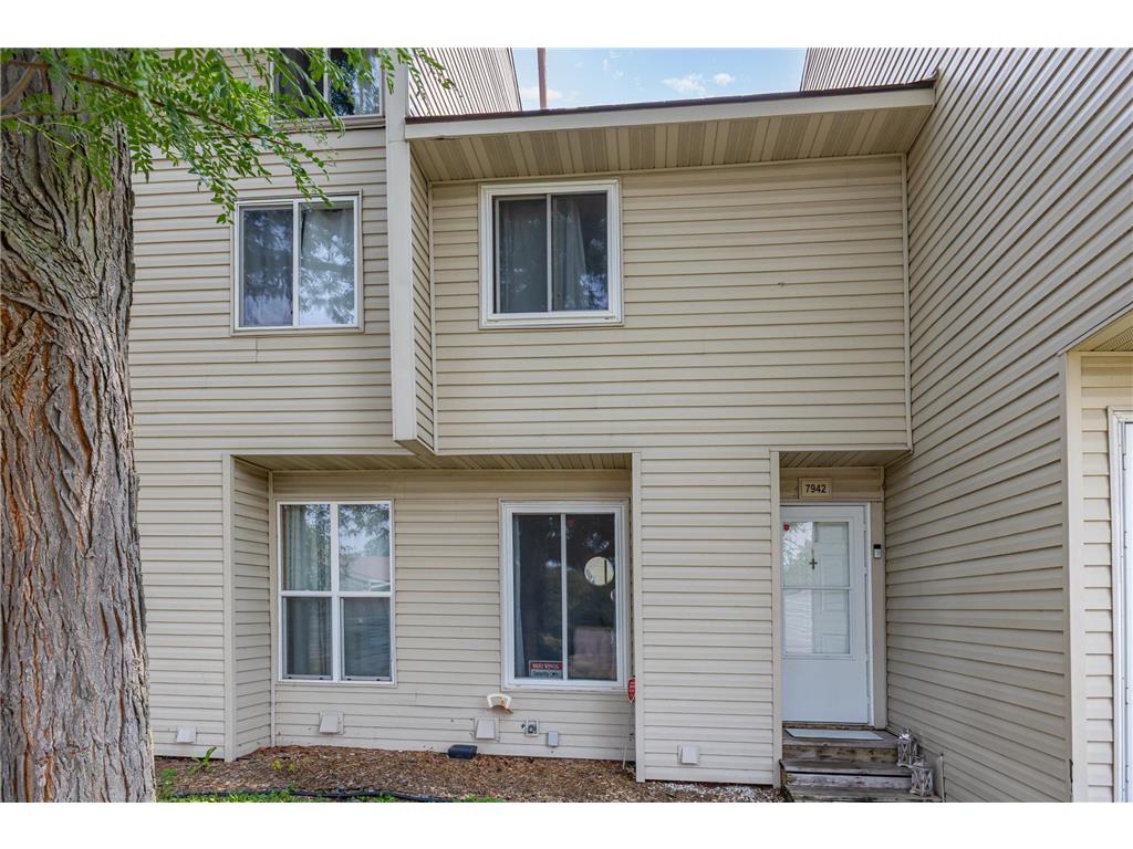 7942 Yates Avenue N Brooklyn Park MN 55443 6760021 image1