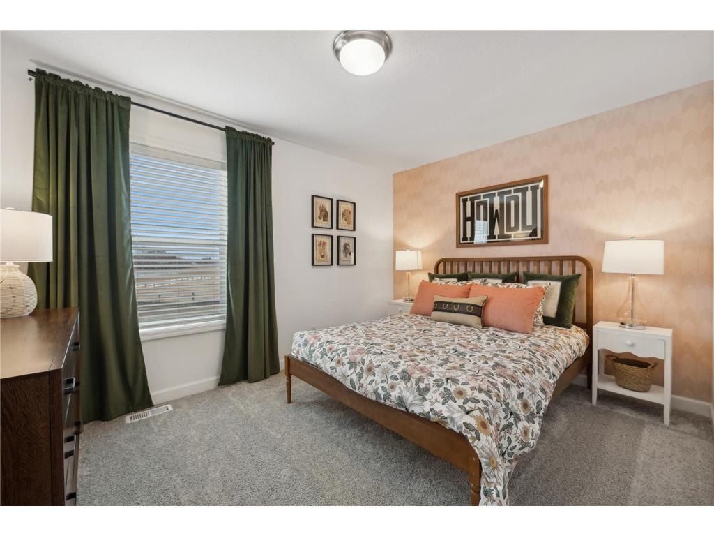 7950 42nd Street N Oakdale MN 55128 7003265 image12