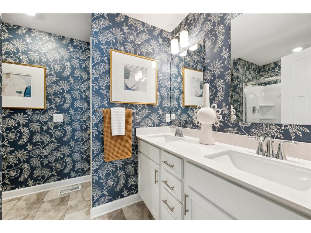 7950 42nd Street N Oakdale MN 55128 7003265 image9