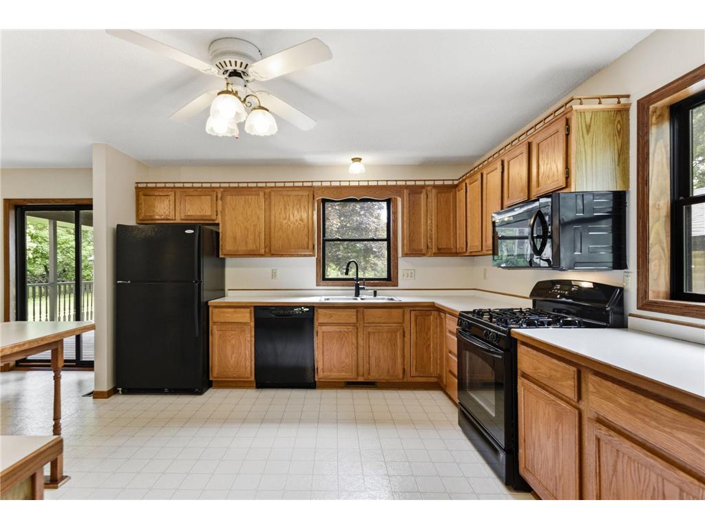 7953 Woodlawn Drive Mounds View MN 55112 7023797 image10