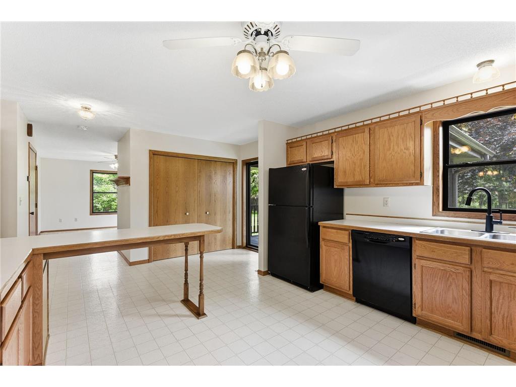 7953 Woodlawn Drive Mounds View MN 55112 7023797 image12