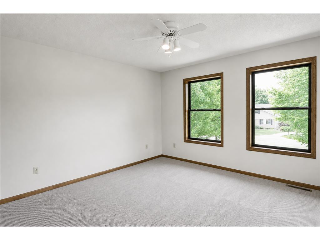 7953 Woodlawn Drive Mounds View MN 55112 7023797 image37